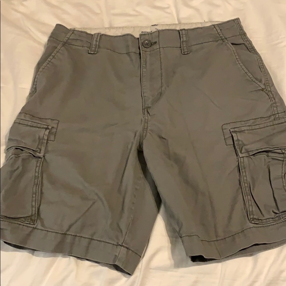 Men’s Size 34 medium gray Old Navy cargo shorts